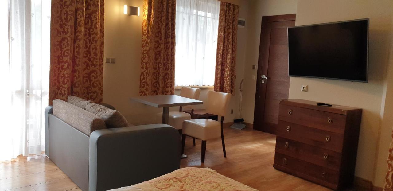 Dom Goscinny Zlota Rybka Dziwnów Esterno foto