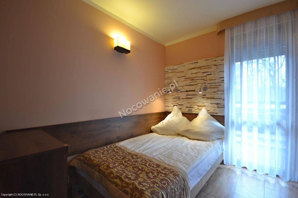 Dom Goscinny Zlota Rybka Dziwnów Esterno foto
